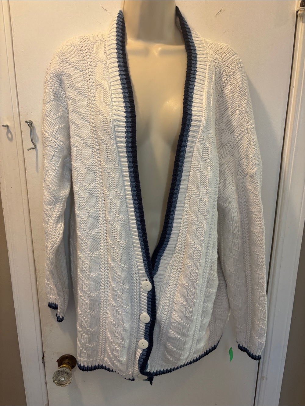 Vintage Boundary Waters Large Cotton v-neck Cardigan Sweater 36-379